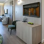 Mercure Finikoudes 3* Larnaca