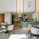 Mercure Finikoudes 3* Larnaca