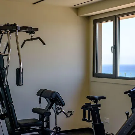 Mercure Finikoudes 3* Larnaca