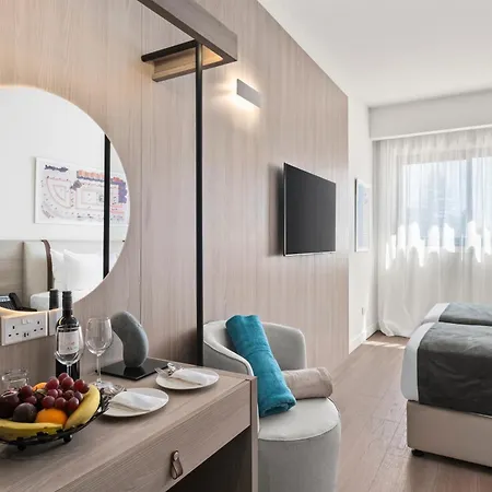Mercure Finikoudes 3*