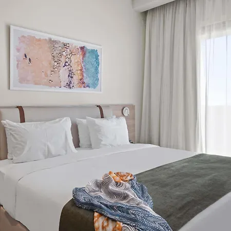 Mercure Finikoudes Hotel