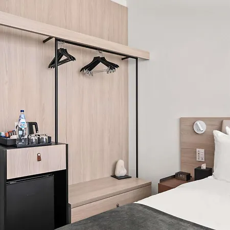 Mercure Finikoudes 3* Λάρνακα
