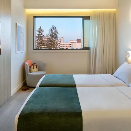 Hotel Mercure Finikoudes 3*