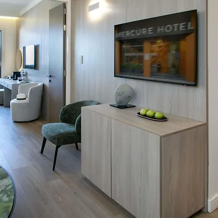 Mercure Finikoudes 3* Ларнака