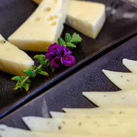 Отель Mercure Finikoudes Ларнака