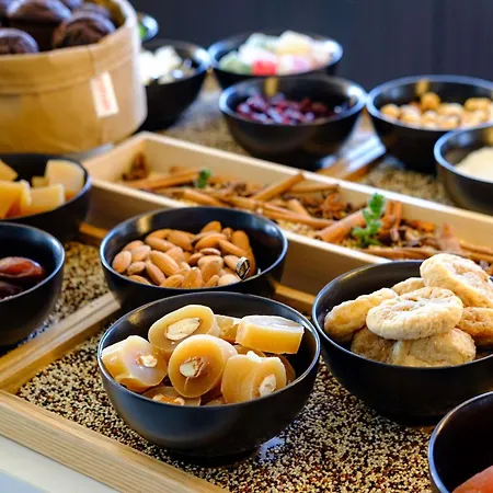 Mercure Finikoudes Larnaca