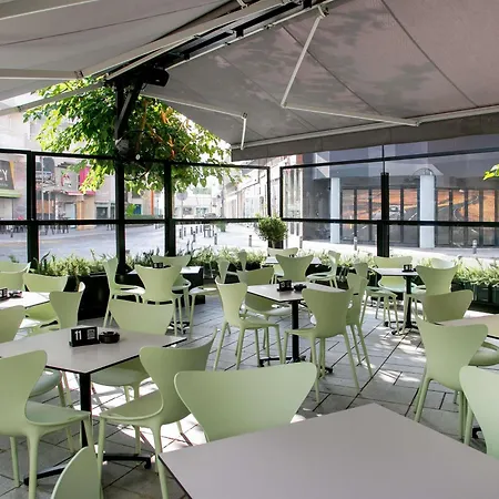 Mercure Finikoudes 3* Ларнака