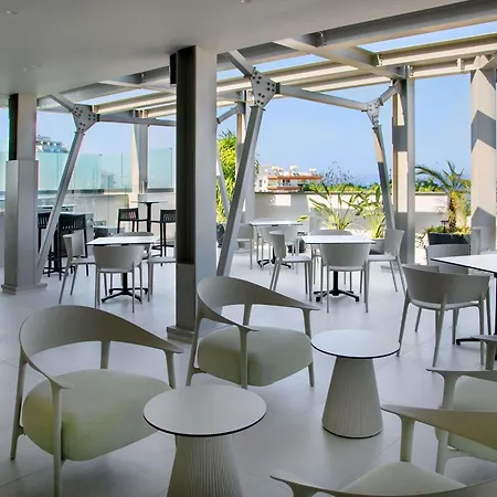 Отель Mercure Finikoudes