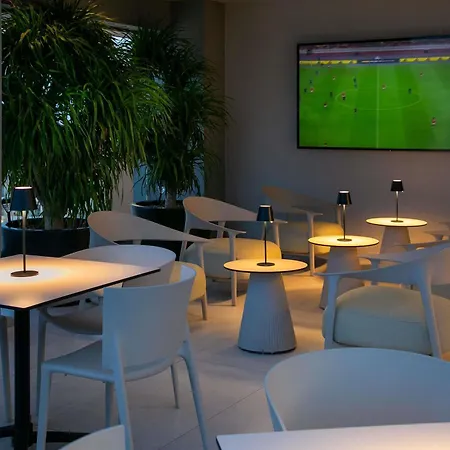 Mercure Finikoudes Hotel Larnaca