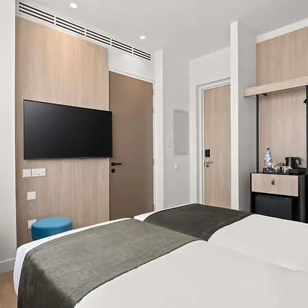 Mercure Finikoudes Hotel