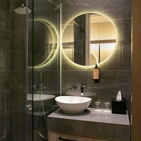 Mercure Finikoudes Larnaca