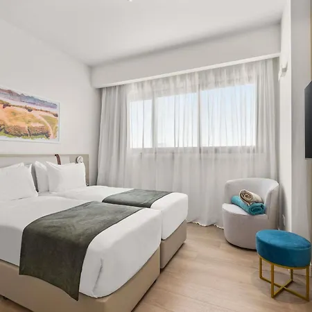Hotel Mercure Finikoudes 3*