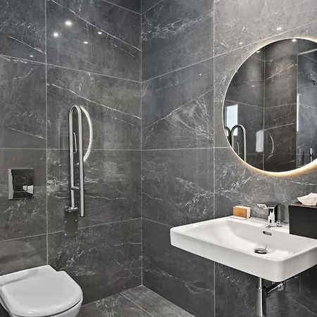 Mercure Finikoudes Larnaca