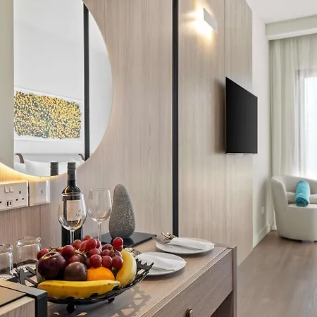Mercure Finikoudes Hotel 3*