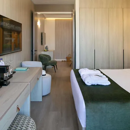 Mercure Finikoudes Hotel