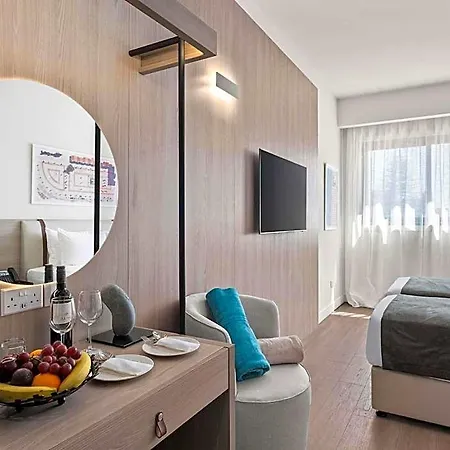 Mercure Finikoudes 3*