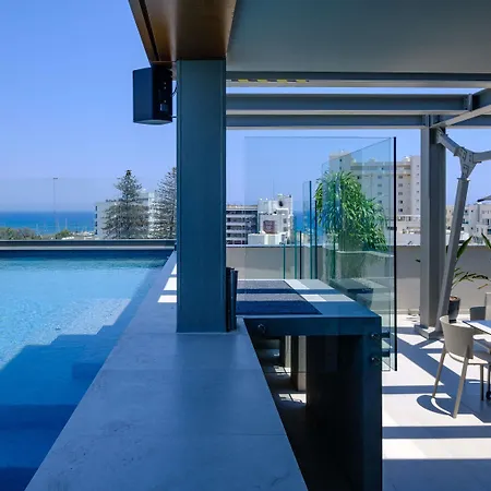 Mercure Finikoudes 3* Larnaca