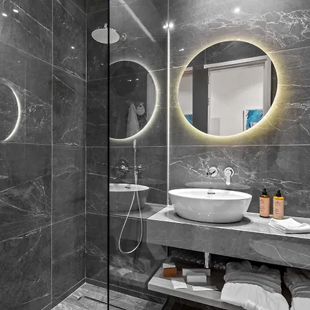 Mercure Finikoudes 3* Larnaca