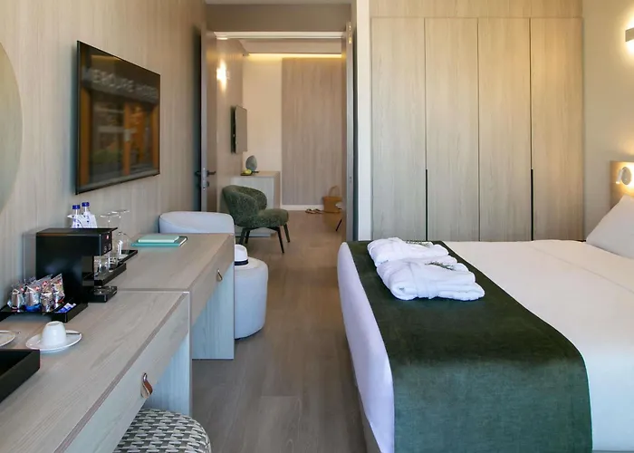 Otel Mercure Finikoudes Larnaca