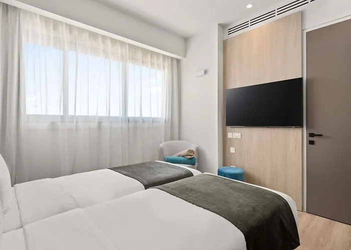 Mercure Finikoudes Otel 3*