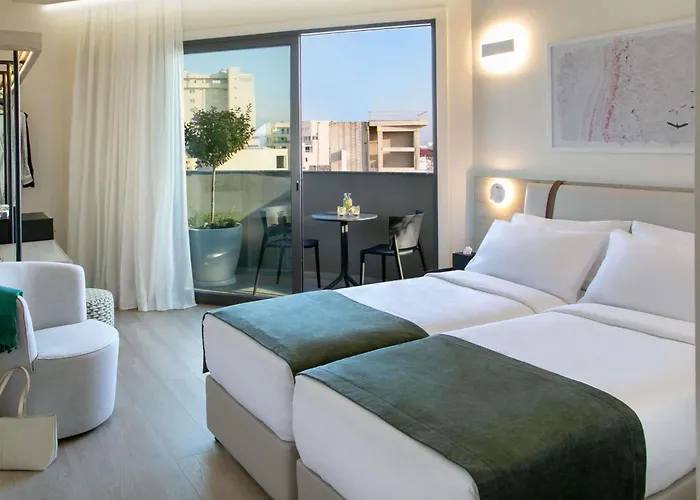 Mercure Finikoudes 3* Ларнака