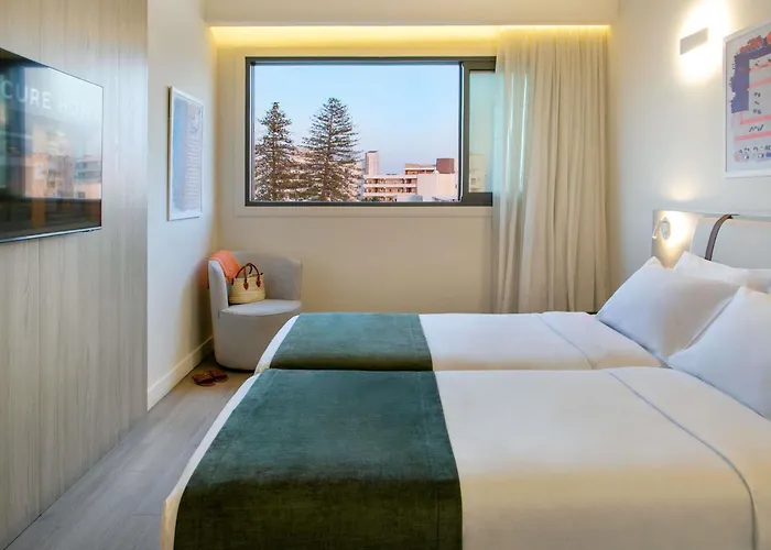 Otel Mercure Finikoudes 3*