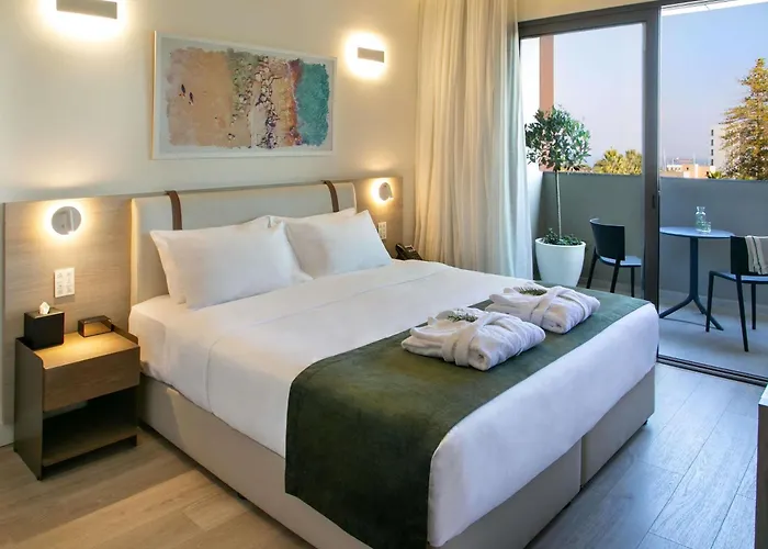 Mercure Finikoudes 3* Larnaca