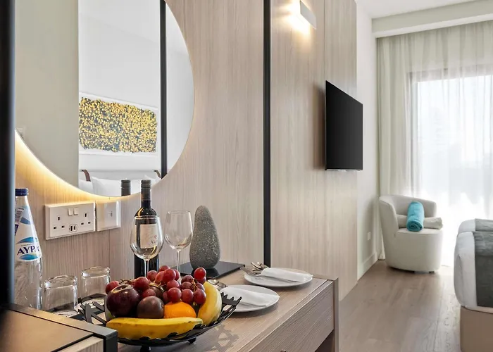 Mercure Finikoudes Otel