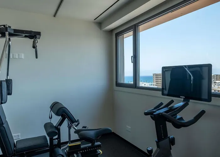 Готель Mercure Finikoudes Ларнака