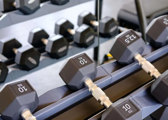 Mercure Finikoudes 3* Larnaca