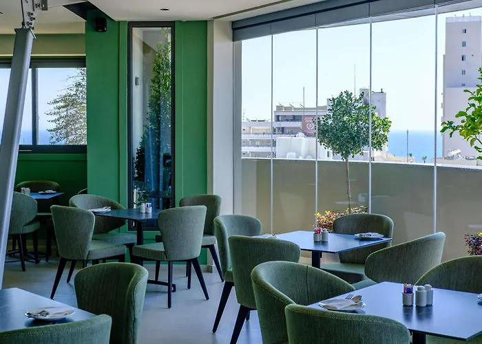 Mercure Finikoudes 3*