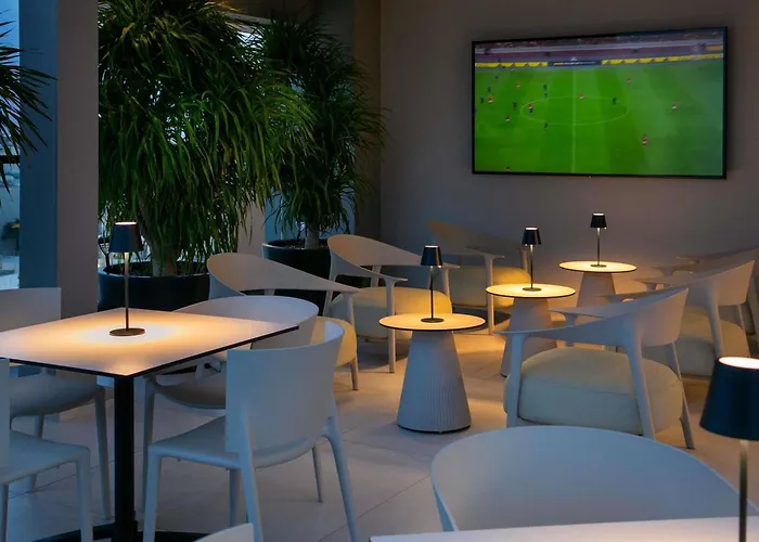 Mercure Finikoudes Otel Larnaca