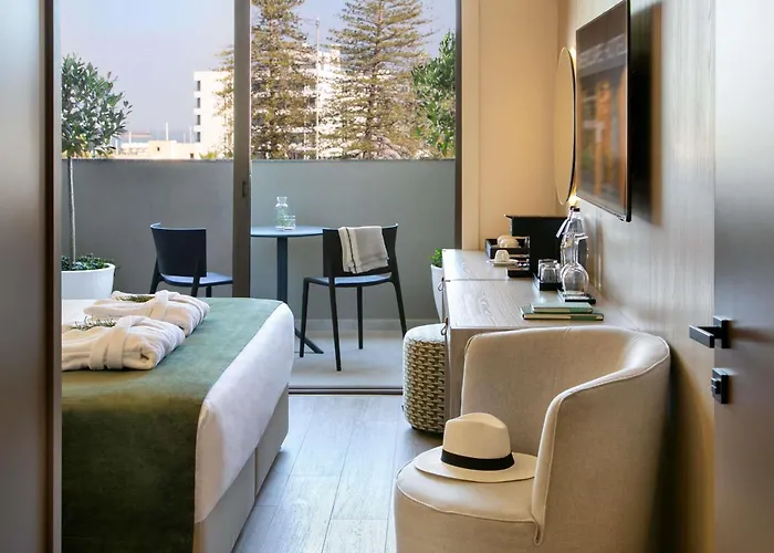 Mercure Finikoudes Larnaca