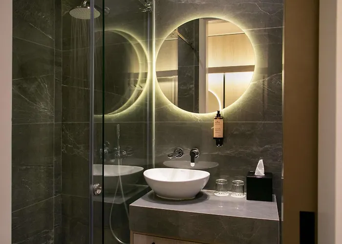 Mercure Finikoudes Larnaca