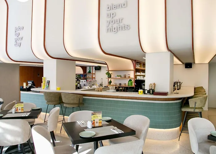 Mercure Finikoudes 3* 拉纳卡