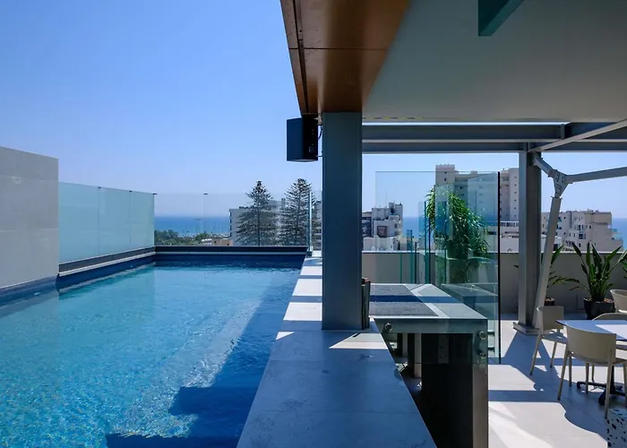 Mercure Finikoudes 酒店 3*